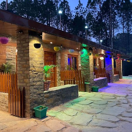 Nature Villaas Basa Homestay Pauri Extérieur photo