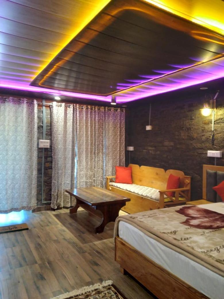 Nature Villaas Basa Homestay Pauri Extérieur photo