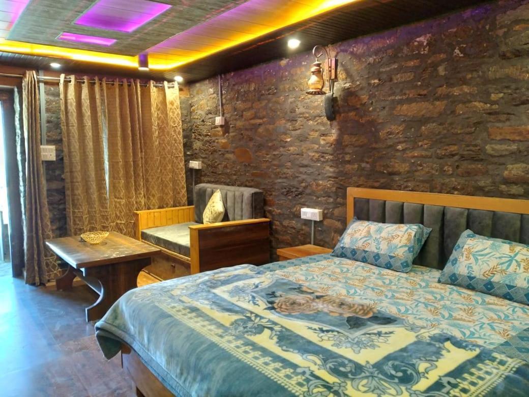 Nature Villaas Basa Homestay Pauri Extérieur photo