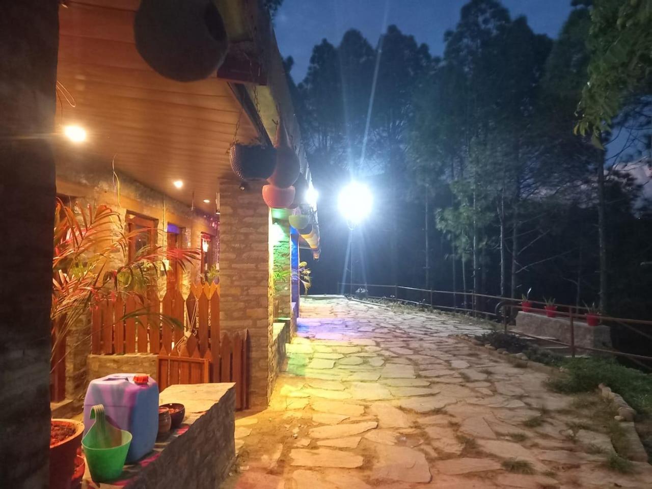 Nature Villaas Basa Homestay Pauri Extérieur photo