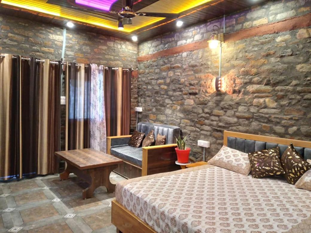 Nature Villaas Basa Homestay Pauri Extérieur photo
