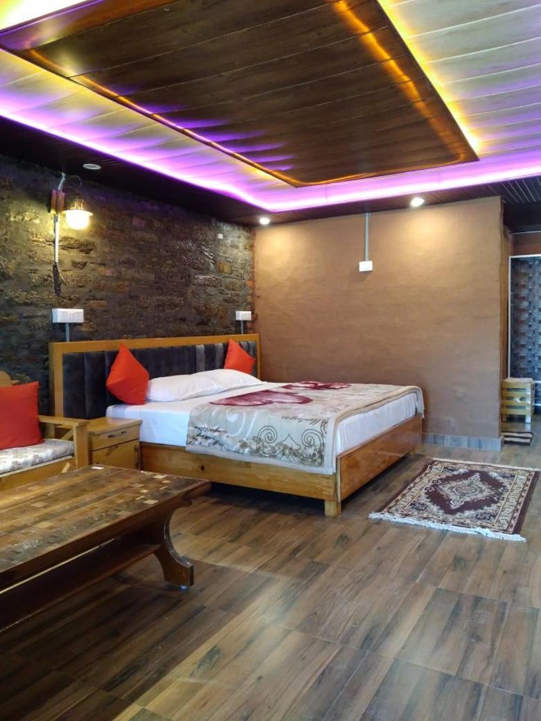 Nature Villaas Basa Homestay Pauri Extérieur photo