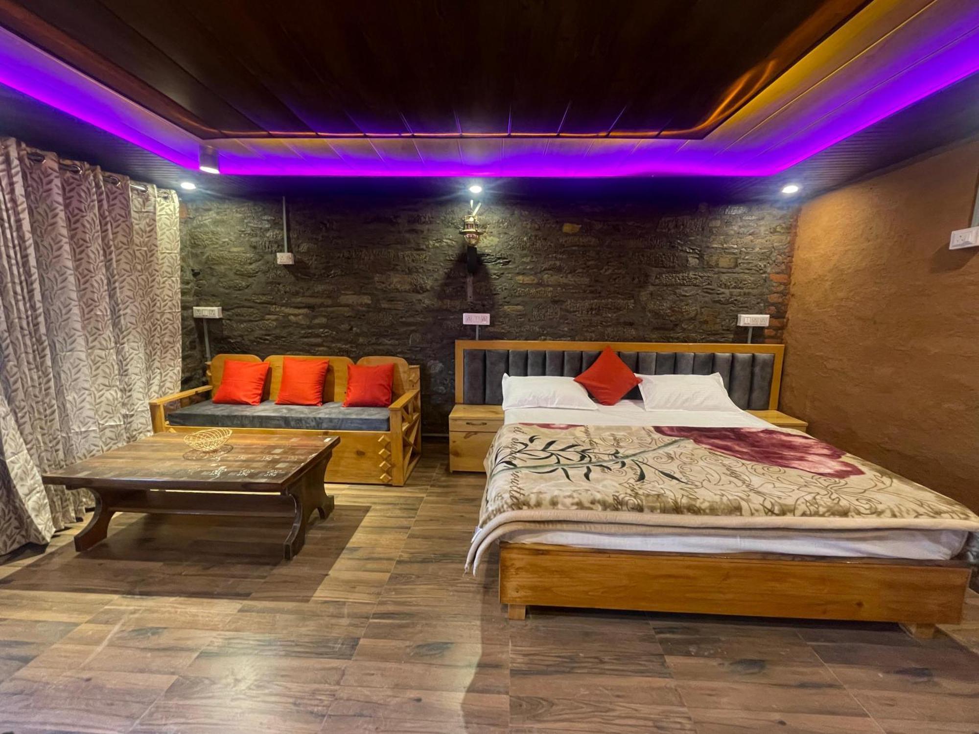 Nature Villaas Basa Homestay Pauri Extérieur photo