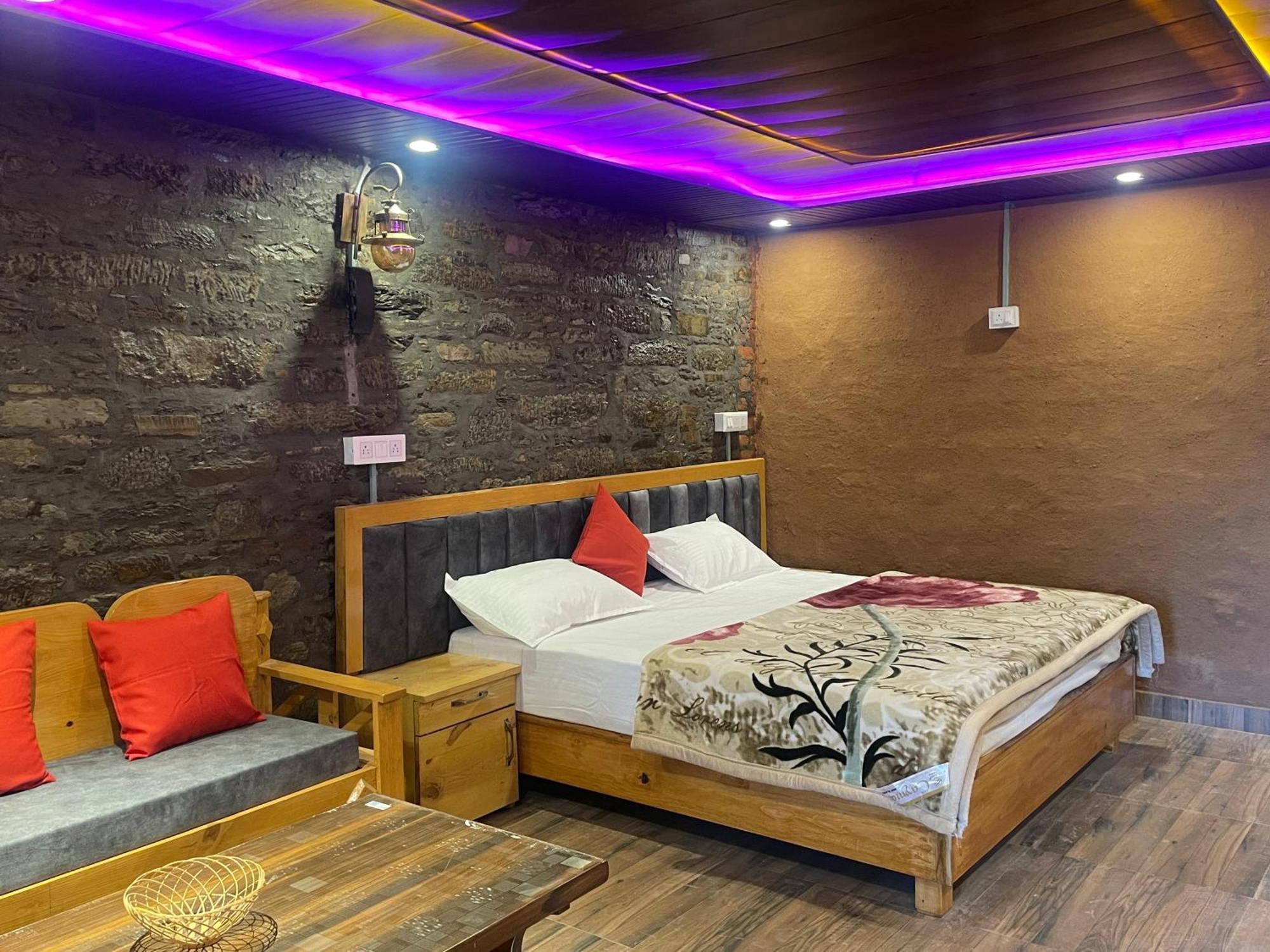 Nature Villaas Basa Homestay Pauri Extérieur photo
