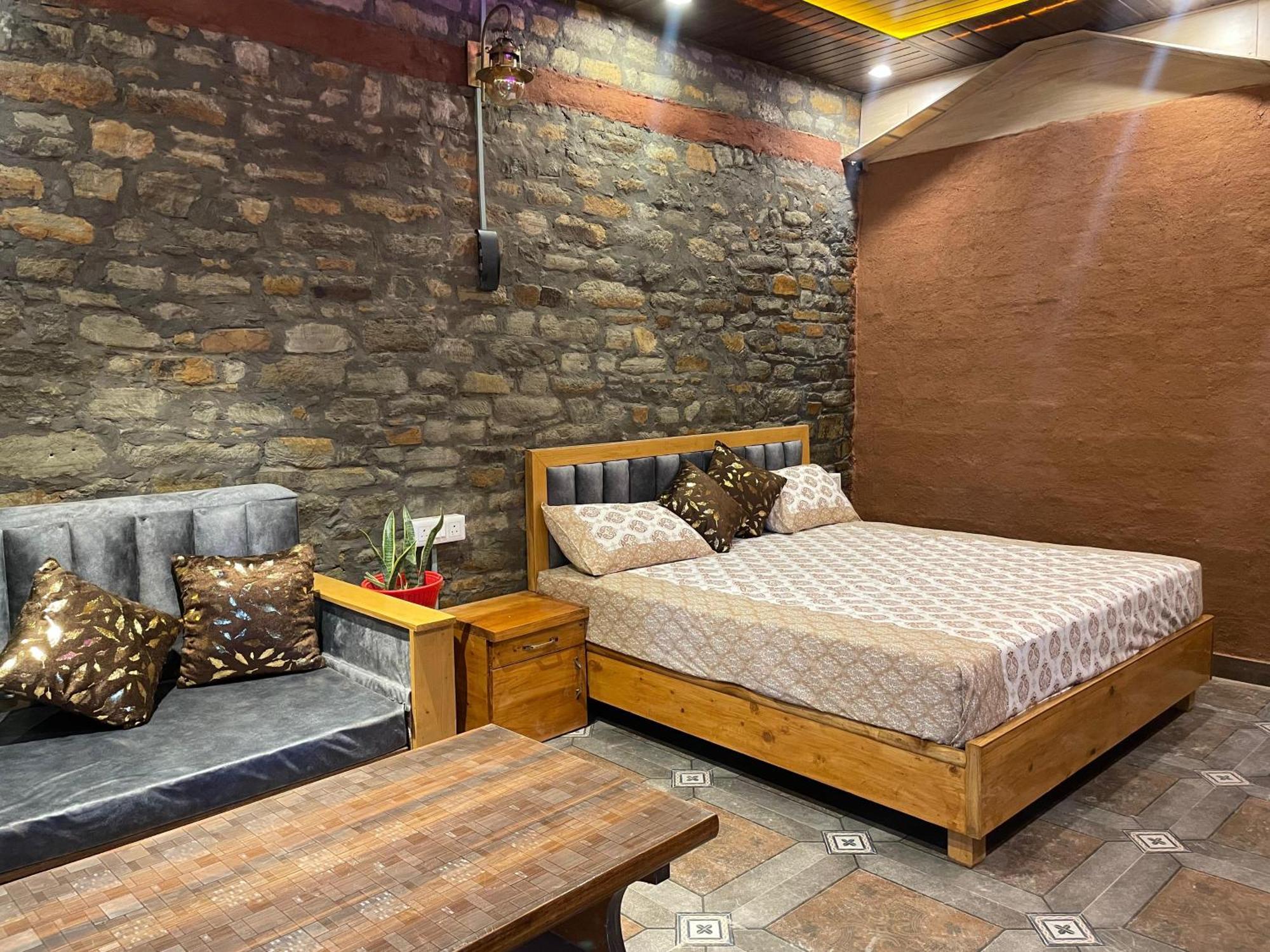 Nature Villaas Basa Homestay Pauri Extérieur photo