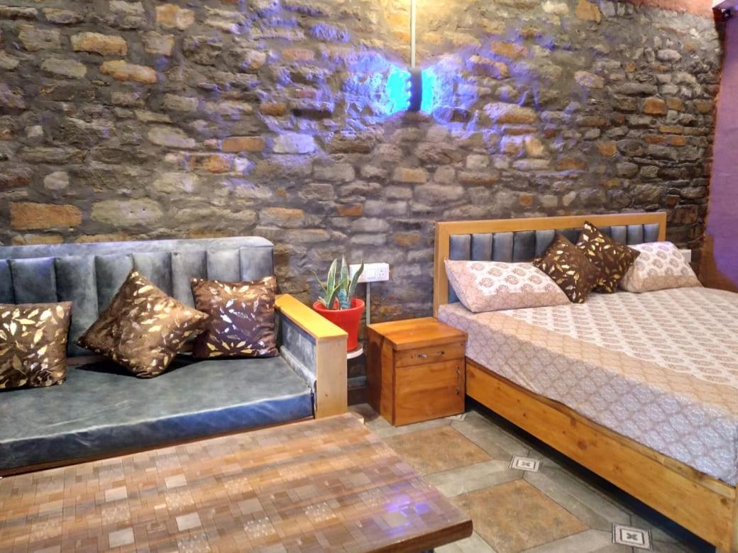 Nature Villaas Basa Homestay Pauri Extérieur photo