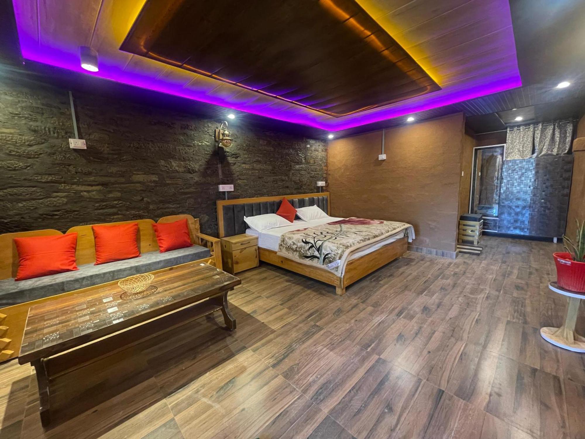 Nature Villaas Basa Homestay Pauri Extérieur photo