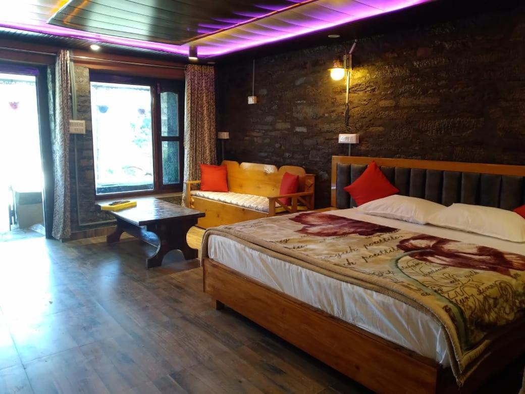 Nature Villaas Basa Homestay Pauri Extérieur photo