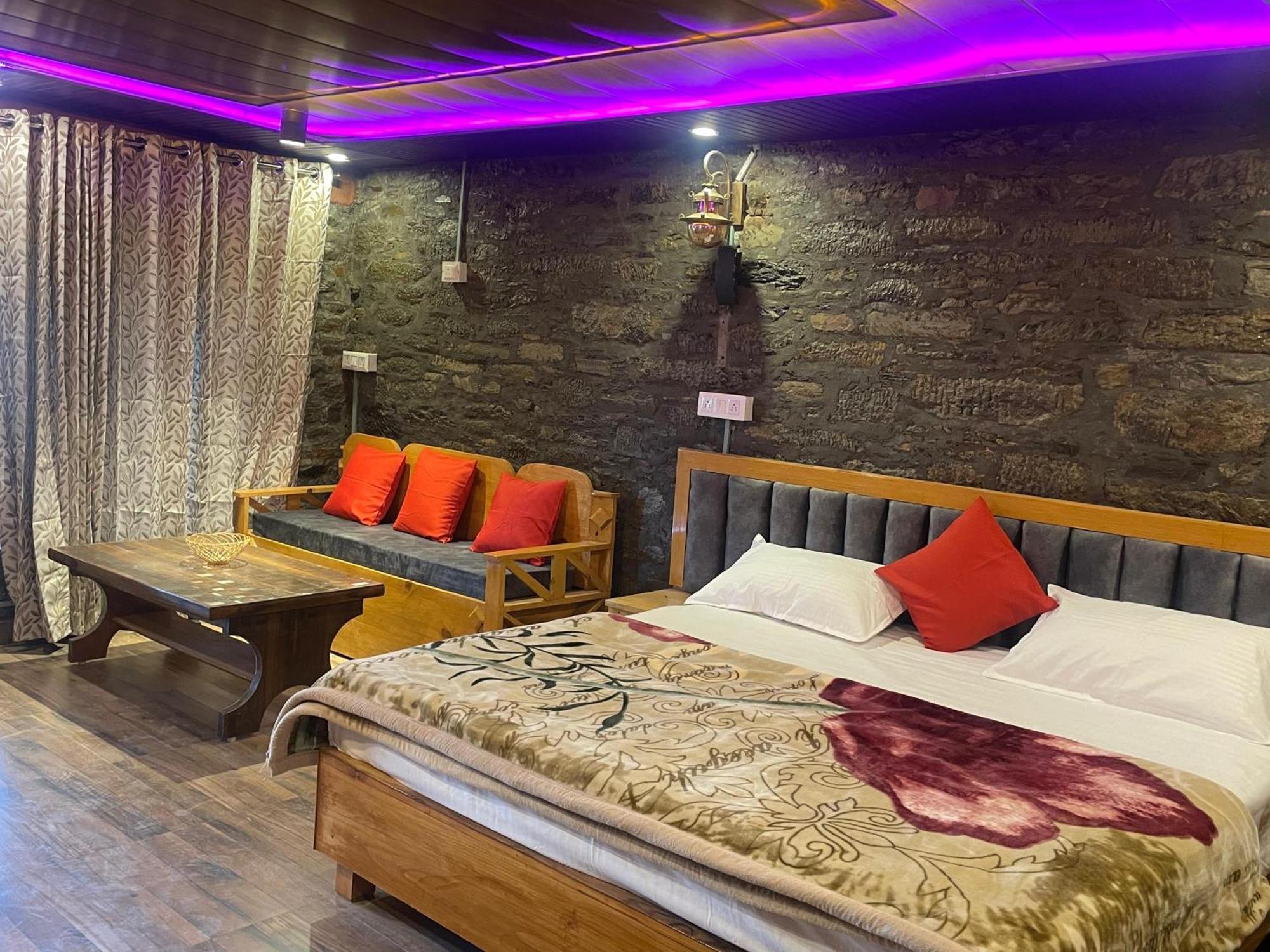 Nature Villaas Basa Homestay Pauri Extérieur photo