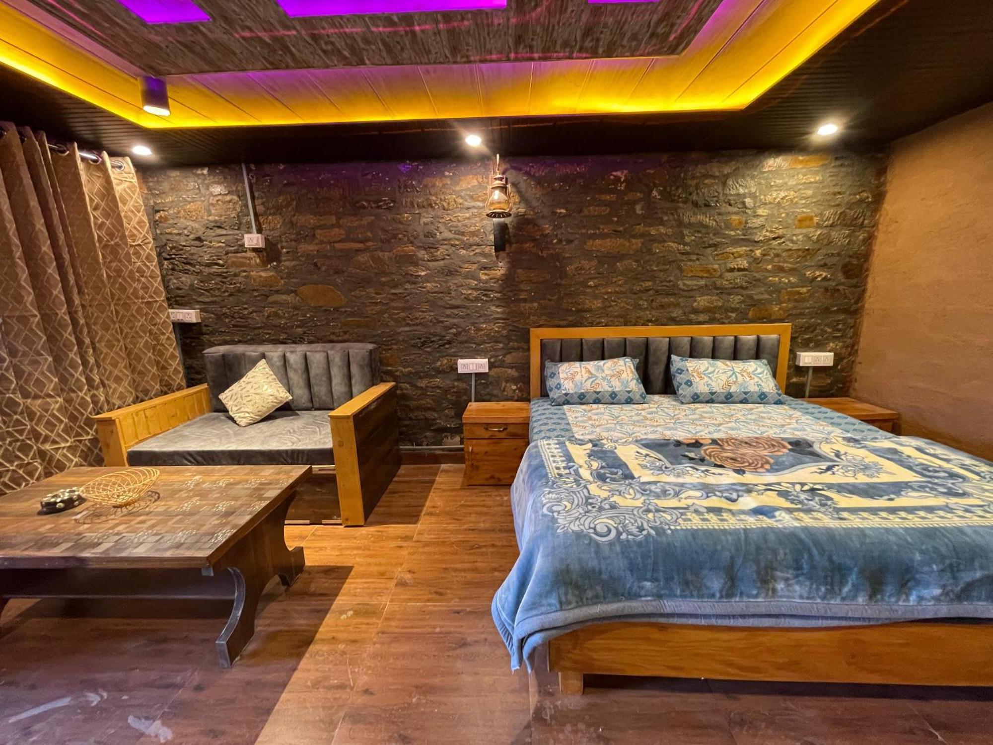 Nature Villaas Basa Homestay Pauri Extérieur photo