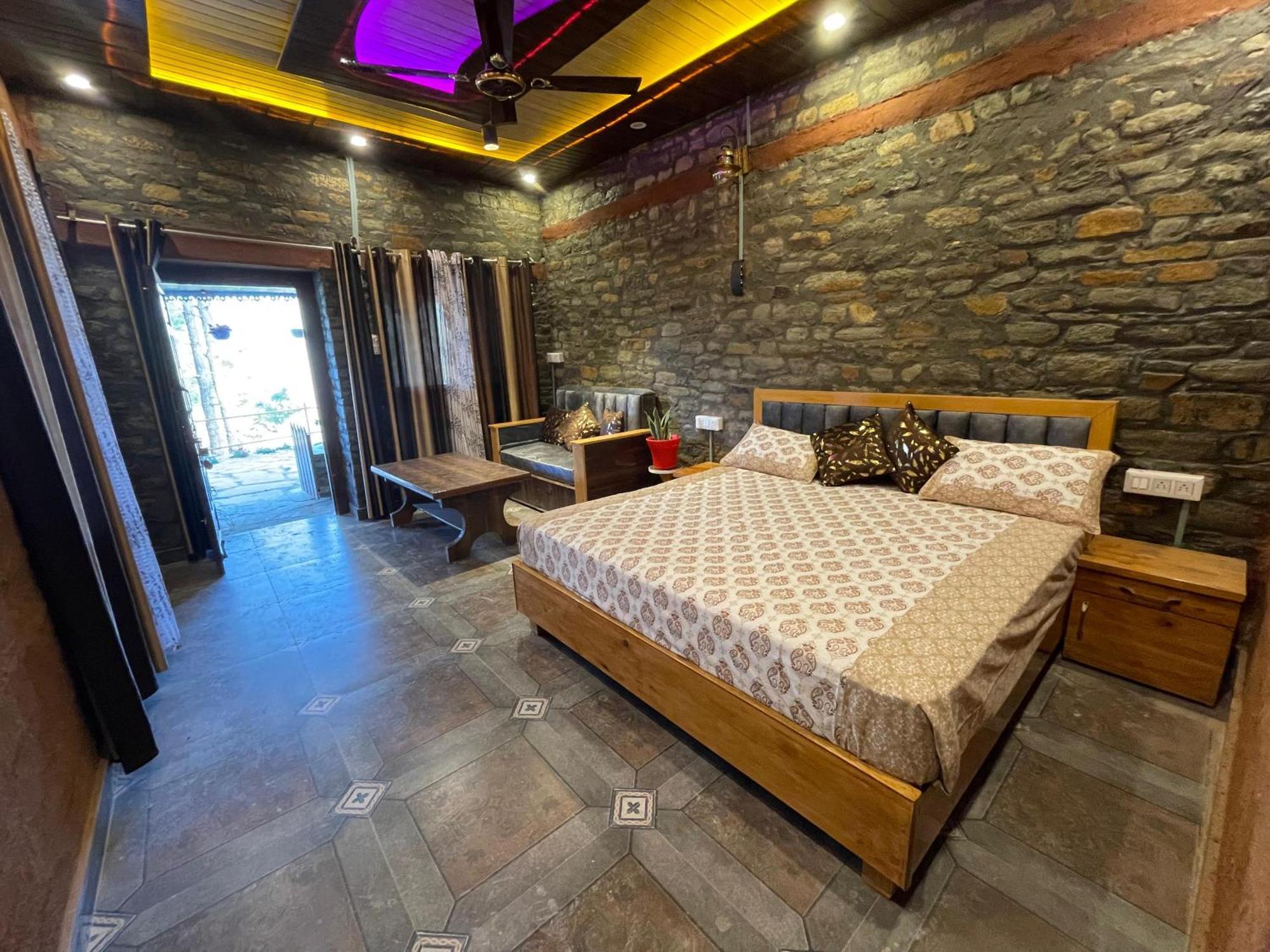 Nature Villaas Basa Homestay Pauri Extérieur photo